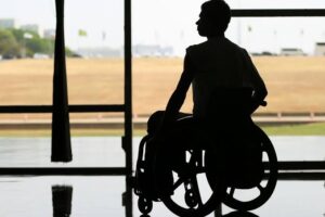 Projeto amplia penas para crimes cometidos contra pessoas com deficiência e avança no Senado