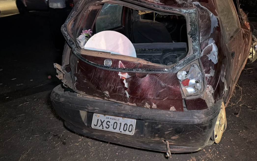 Adolescente morre em acidente na AM-070 após capotamento de carro em Iranduba.
