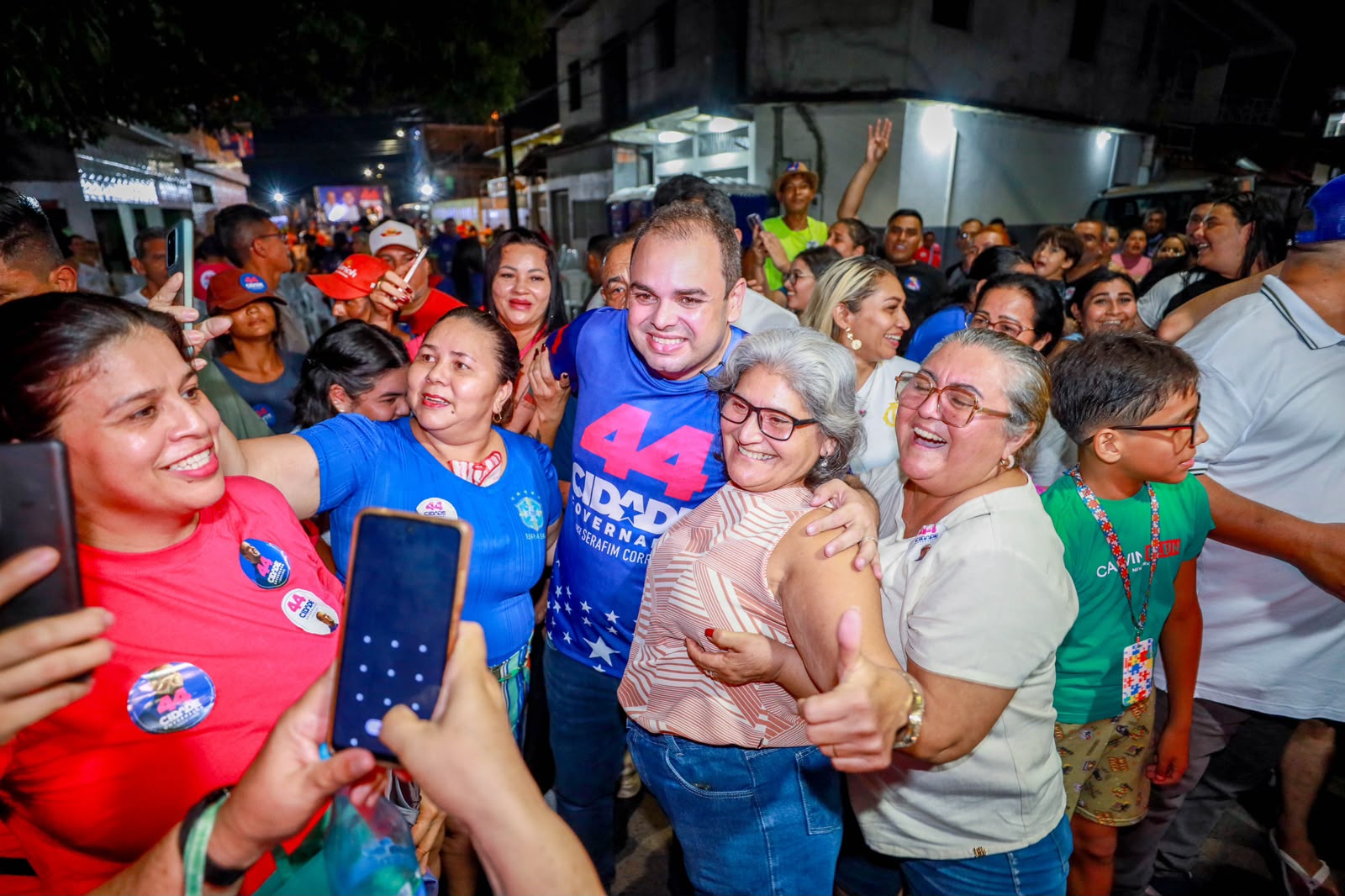 Roberto Cidade apresenta proposta para habitação no Amazonas durante a campanha eleitoral de 2026.