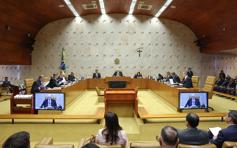 Julgamento de Moraes e Vorcaro está em andamento no Supremo Tribunal Federal.